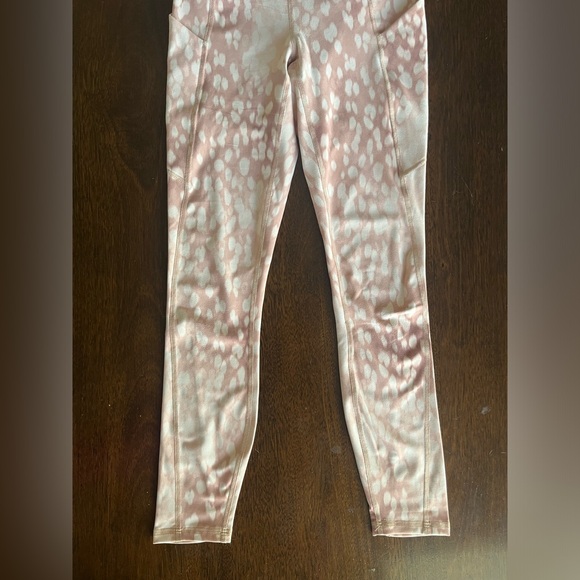 Fabletics Matching Workout Set - Picture 4 of 10